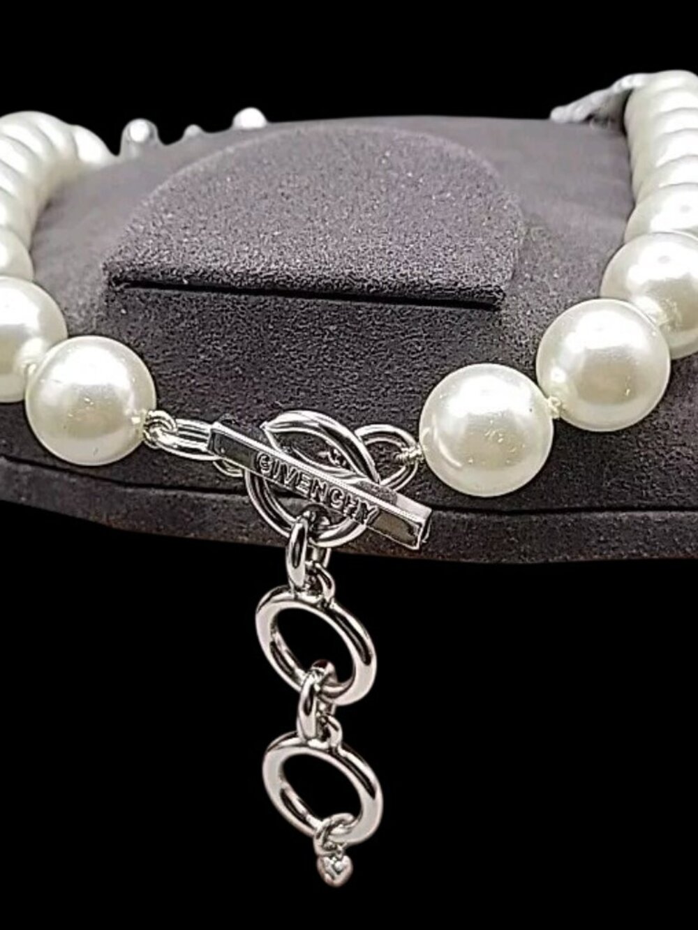 Givenchy Hematite-Plated Chain & Faux Pearl Necklace Glass Stones Accent Vtg 19" - Picture 12 of 16
